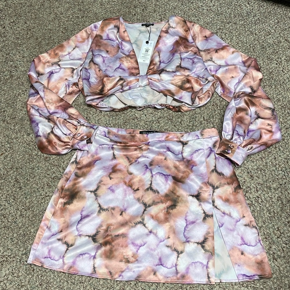 New dynamite satin skirt set